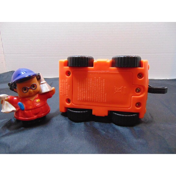 Fisher Price Little People Tow Truck Wrecker with Sound and Figure 2006 - Picture 6 of 6